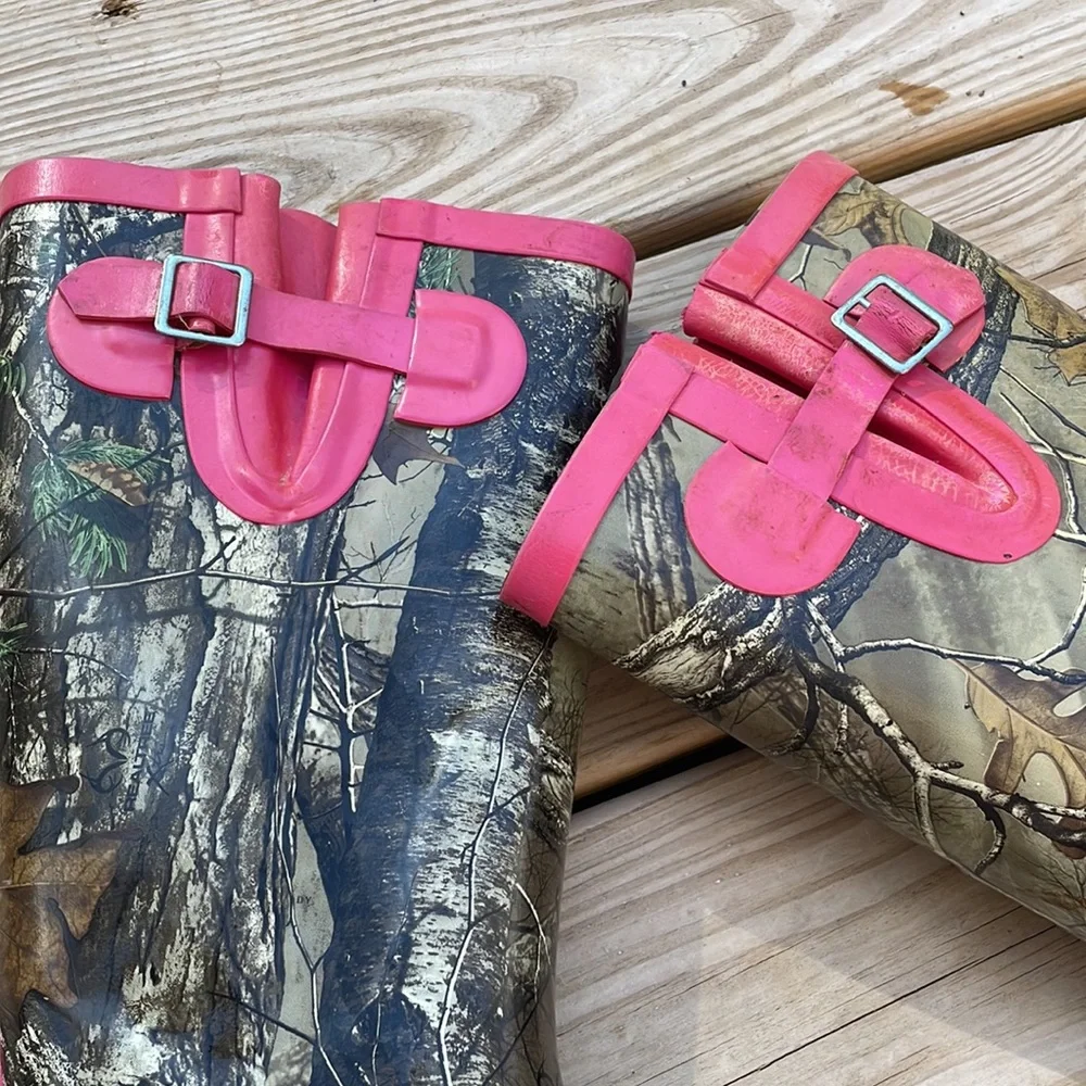 Game Winner Women's Waterproof Camouflage Rain Boots Pink Trim Size 5